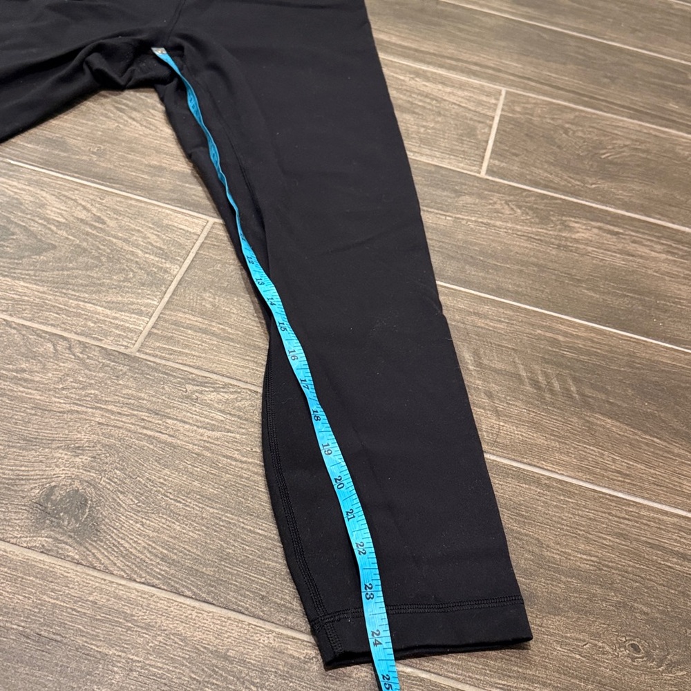 Lululemon Athletica Black Wunder Under Cropped Leggings - Picture 6 of 6